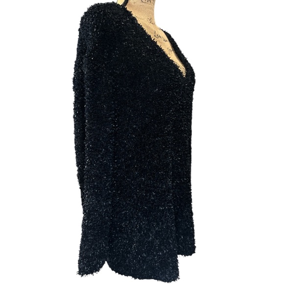 XES NY EC black v neck fuzzy sweater. Size 1X - Picture 3 of 5